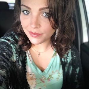 Meet your Posher, Katelyn denise